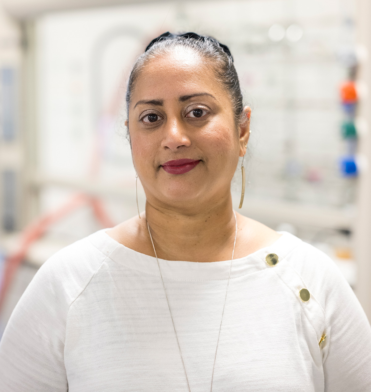 Headshot of Marilyn in the lab