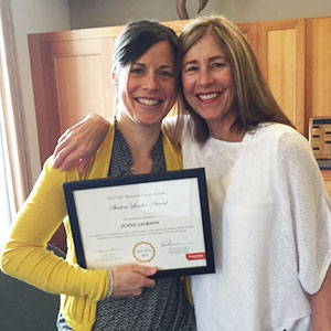 Jenny Jackson and her mother pose for a photo after Jenny received the 2015 Oregon State Student Leader Award.