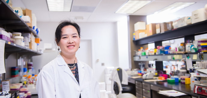 Emily Ho in research lab